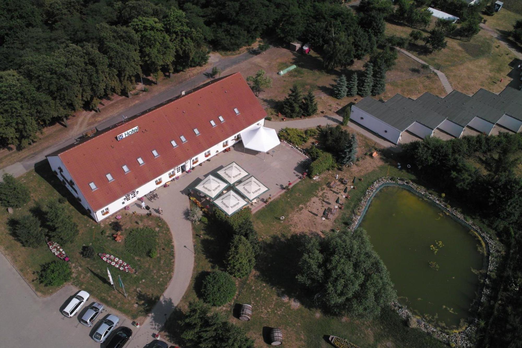 Hotel-Pension Am Mühlberg Lübbenau Exterior foto
