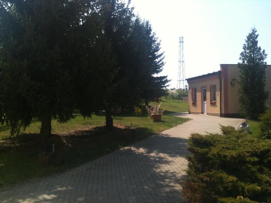Hotel-Pension Am Mühlberg Lübbenau Exterior foto